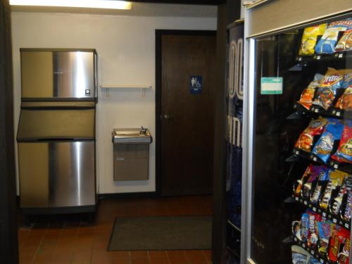 Előcsarnok, Value Inn Motel - Milwaukee Airport South in Oak Creek Előcsarnok, Value Inn Motel - Milwaukee Airport South in Oak Creek