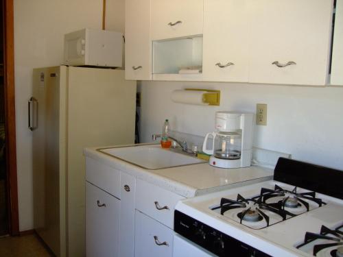 Konyha, Sierra Bonita Cabins and RV Park in Guadalupita (NM) Konyha, Sierra Bonita Cabins and RV Park in Guadalupita (NM)