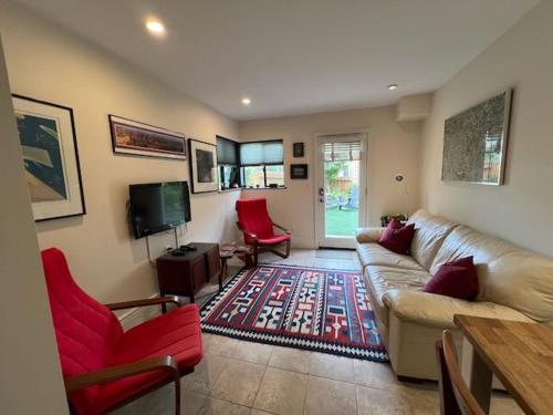 Sunny Garden Suite, Perfect Locale in Richmond District Sunny Garden Suite, Perfect Locale in Richmond District