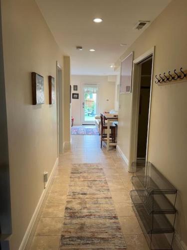 Sunny Garden Suite, Perfect Locale in Richmond District Sunny Garden Suite, Perfect Locale in Richmond District
