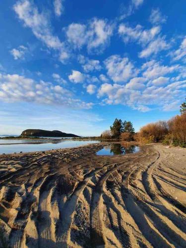 playa, The Grumpy Trout Lodge #Outdoors on our #doorstep! in Turangi playa, The Grumpy Trout Lodge #Outdoors on our #doorstep! in Turangi