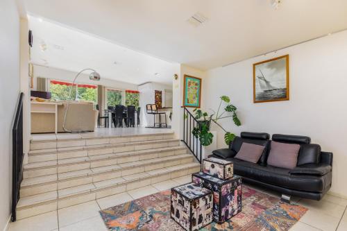 Yarralumla Sunny&open&comfy 3B&2B home near by a lake and shopping centre in يارالوملا Yarralumla Sunny&open&comfy 3B&2B home near by a lake and shopping centre in يارالوملا