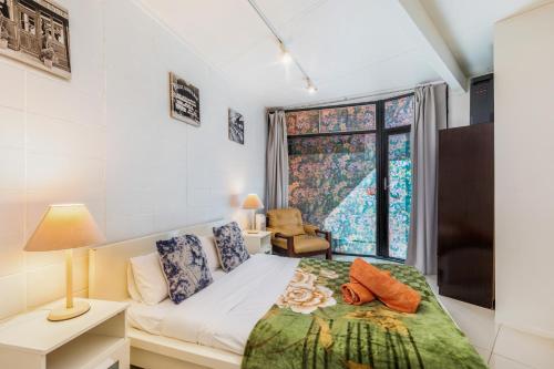 Architectural Bright open 2B&1B home with a private garden at Yarralumla in يارالوملا Architectural Bright open 2B&1B home with a private garden at Yarralumla in يارالوملا