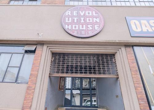 Artsy City Studio Apartment