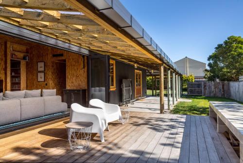 Kilátás, Quirky & Cool on Cork in Martinbourough Kilátás, Quirky & Cool on Cork in Martinbourough