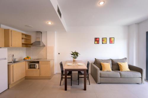 เอสจี โกสตา บาร์เซโลนา อพาร์ตเมนต์ (SG Costa Barcelona Apartments) in คาสเทลล์เดเฟลส์ เอสจี โกสตา บาร์เซโลนา อพาร์ตเมนต์ (SG Costa Barcelona Apartments) in คาสเทลล์เดเฟลส์