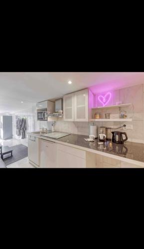 Nid Douillet avec jacuzzi et jardin prive in Alfortville Nid Douillet avec jacuzzi et jardin prive in Alfortville