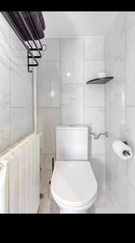 Nid Douillet avec jacuzzi et jardin prive in Alfortville Nid Douillet avec jacuzzi et jardin prive in Alfortville