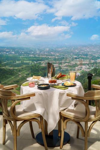 Food and beverages, MAHHA dii MERRU Resort Puncak near Mount Puncak (Gunung Mas Tea Hills) Food and beverages, MAHHA dii MERRU Resort Puncak near Mount Puncak (Gunung Mas Tea Hills)