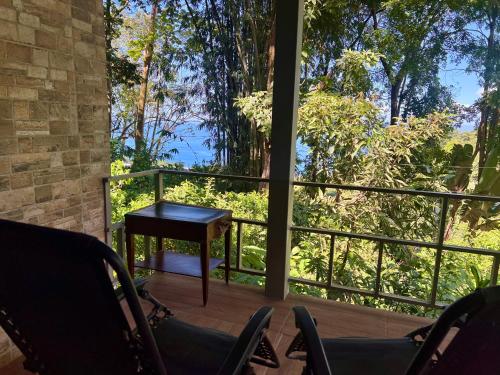 Zen Zaru Free MA park tour & breakfast in Quepos Zen Zaru Free MA park tour & breakfast in Quepos