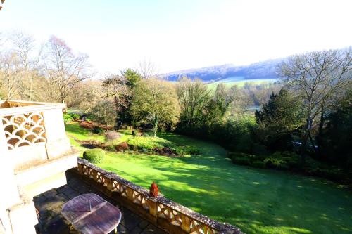 Fantastic historic Georgian villa, + tennis court. in Claverton Fantastic historic Georgian villa, + tennis court. in Claverton