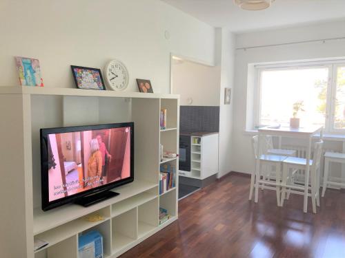 Guestroom, Cozy Apartment with Stunning Natural Views in Meilahti Guestroom, Cozy Apartment with Stunning Natural Views in Meilahti