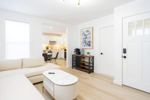 Luxury 2 Bed 2 Bath East Boston in Logan Airport Luxury 2 Bed 2 Bath East Boston in Logan Airport