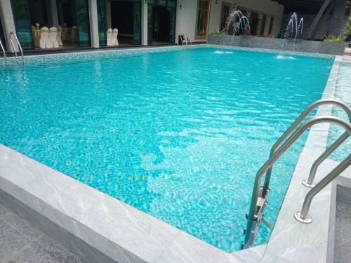 Swimming pool, Le Erawan Phang Nga Hotel in Phang Nga Swimming pool, Le Erawan Phang Nga Hotel in Phang Nga