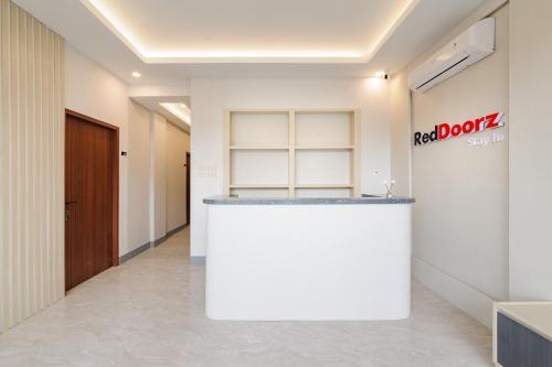 Lobby, RedDoorz Plus Near Kebun Raya Bogor in Ciomas Lobby, RedDoorz Plus Near Kebun Raya Bogor in Ciomas