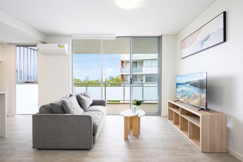Chic One-Bedroom Hideaway with Free Parking&Wi-Fi in Warwick Farm Chic One-Bedroom Hideaway with Free Parking&Wi-Fi in Warwick Farm
