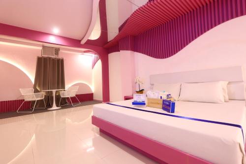 โฮเทล ดรีมเวิลด์ อีสต์ ออร์ทิกัส (Hotel Dreamworld East Ortigas) in เกนตา โฮเทล ดรีมเวิลด์ อีสต์ ออร์ทิกัส (Hotel Dreamworld East Ortigas) in เกนตา
