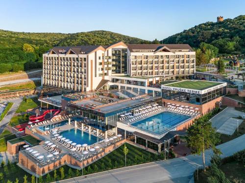 Kilátás, Mövenpick Resort & Spa Fruske Terme in Vrdnik Kilátás, Mövenpick Resort & Spa Fruske Terme in Vrdnik