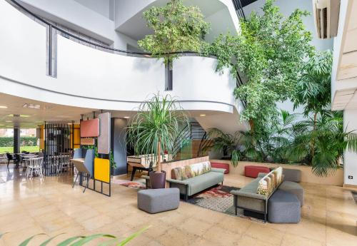 Lobby, B&B Hotel LYON Centre Part-dieu Gambetta near Memorial National de la Prison de Montluc Lobby, B&B Hotel LYON Centre Part-dieu Gambetta near Memorial National de la Prison de Montluc