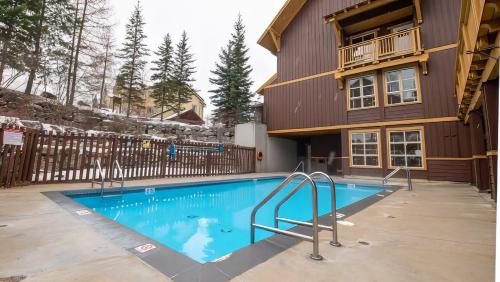 Riverside Way by Fernie Lodging Company in Fernie Riverside Way by Fernie Lodging Company in Fernie