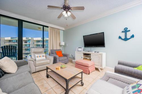 Phoenix on the Bay 1427 condo in Caswell Phoenix on the Bay 1427 condo in Caswell