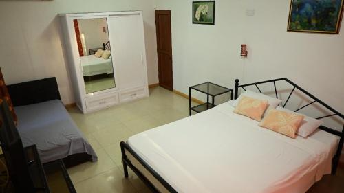 Dauphin Gourmand in Flic En Flac Dauphin Gourmand in Flic En Flac