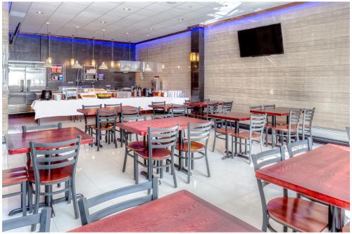 레스토랑, LIC 호텔 (LIC Hotel) in 롱아일랜드 시티 레스토랑, LIC 호텔 (LIC Hotel) in 롱아일랜드 시티