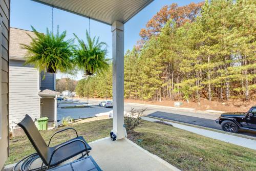 Atlanta Home with Patio, 8 Mi to Downtown and Aquarium in Browns Mill Park Atlanta Home with Patio, 8 Mi to Downtown and Aquarium in Browns Mill Park