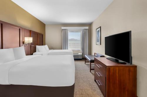 Comfort Suites At Rivergate Mall in Goodlettsville Comfort Suites At Rivergate Mall in Goodlettsville