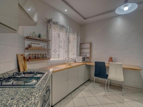 주방, Appartement spacieux à 2 pas de Souk El Had (Appartement spacieux a 2 pas de Souk El Had) in 시디 유세프 주방, Appartement spacieux à 2 pas de Souk El Had (Appartement spacieux a 2 pas de Souk El Had) in 시디 유세프