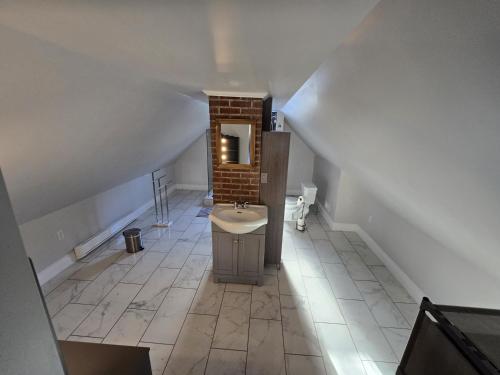 Fürdőszoba, The Stirton House in Shelburne (NS) Fürdőszoba, The Stirton House in Shelburne (NS)