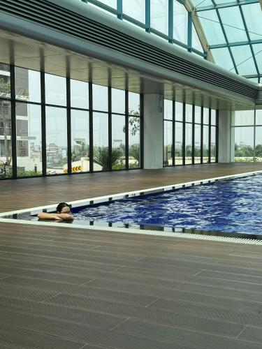 สระว่ายน้ำ, อพาร์ตเมนต์ 1 ห้องนอน 1 ห้องน้ำส่วนตัว ขนาด 31 ตร.ม. – ดาตอน (Homestay Nhà Thu Thu Vinhome Ocean Park) in เกียลัม สระว่ายน้ำ, อพาร์ตเมนต์ 1 ห้องนอน 1 ห้องน้ำส่วนตัว ขนาด 31 ตร.ม. – ดาตอน (Homestay Nhà Thu Thu Vinhome Ocean Park) in เกียลัม