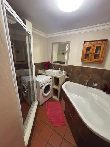 Bathroom, 33 On Loop, Flat 4 in Ladybrand Bathroom, 33 On Loop, Flat 4 in Ladybrand