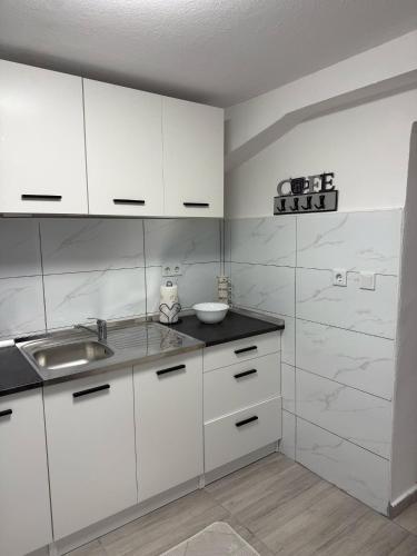 Apartments AZRA in 科尼茨 Apartments AZRA in 科尼茨