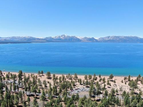 Chimney Rock Condo condo in Zephyr Cove (NV) Chimney Rock Condo condo in Zephyr Cove (NV)