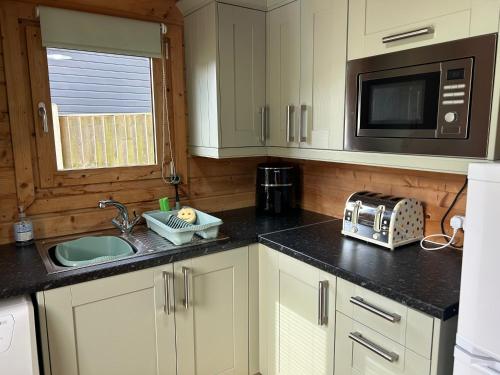 LOG CABIN living for 3-4 people in Frimley in Camberley LOG CABIN living for 3-4 people in Frimley in Camberley