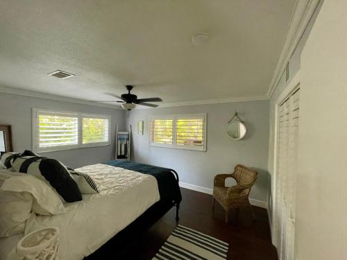 Tranquil home with pool near ocean in Jensen Beach (Florida) Tranquil home with pool near ocean in Jensen Beach (Florida)