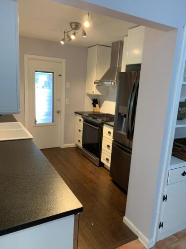 Tranquil home with pool near ocean in Jensen Beach (Florida) Tranquil home with pool near ocean in Jensen Beach (Florida)