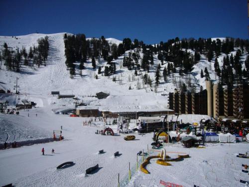 Résidence Saint Jacques A - 6 Pièces pour 14 Personnes 16 (Residence Saint Jacques A - 6 Pieces pour 14 Personnes 16) in La Plagne Résidence Saint Jacques A - 6 Pièces pour 14 Personnes 16 (Residence Saint Jacques A - 6 Pieces pour 14 Personnes 16) in La Plagne