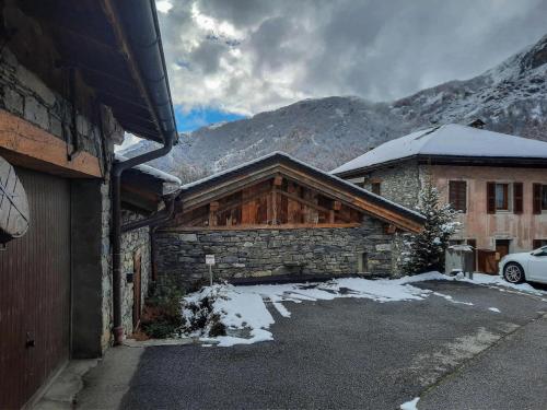 Chalet Barthelemy - Petit cocon authentique dans les 3 vallées MAE-4204 (Chalet Barthelemy - Petit cocon authentique dans les 3 vallees MAE-4204) in Saint-Marcel Chalet Barthelemy - Petit cocon authentique dans les 3 vallées MAE-4204 (Chalet Barthelemy - Petit cocon authentique dans les 3 vallees MAE-4204) in Saint-Marcel
