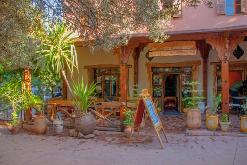 Entrance, Hotel Chellal dOuzoud in Ouzoud Entrance, Hotel Chellal dOuzoud in Ouzoud