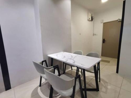 Modern Suite ITCC Manhattan by IGVC in Penampang Modern Suite ITCC Manhattan by IGVC in Penampang