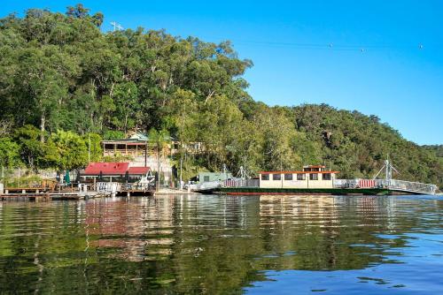 Berowra Waters Glass House in Berowra Berowra Waters Glass House in Berowra