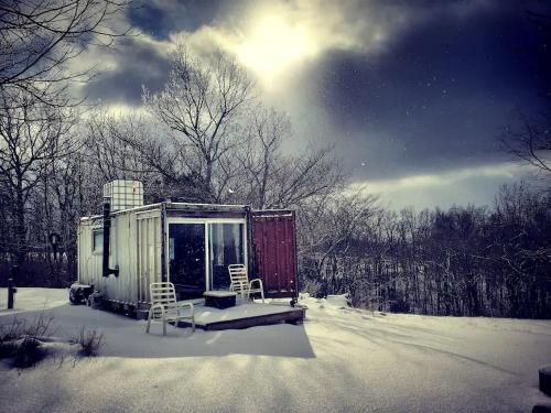 Rustic Container Accommodation for Glamping in Kentucky in Sparta Rustic Container Accommodation for Glamping in Kentucky in Sparta