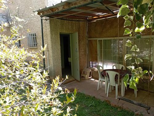 A Bed in a dormitory shared with other 5 where Nature & spirit Meet in Safed A Bed in a dormitory shared with other 5 where Nature & spirit Meet in Safed