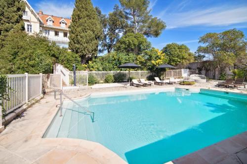 Swimming pool, Villa Saint-Raphael in Vallon de Coste Swimming pool, Villa Saint-Raphael in Vallon de Coste
