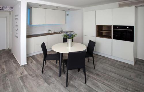 keuken, Villa Estate 2 by Villas Guide in Krk Island keuken, Villa Estate 2 by Villas Guide in Krk Island