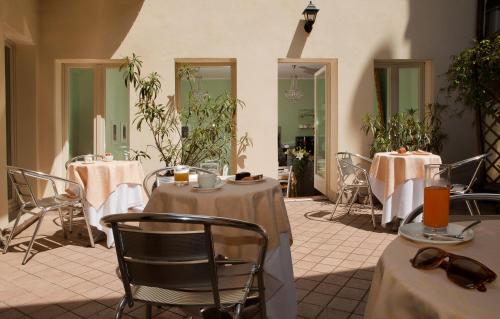 Balcony/terrace, Albergo Orologio in Brescia Balcony/terrace, Albergo Orologio in Brescia