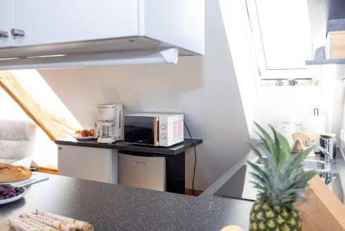 Cocina, have-a-nice-Stay - helles Dachgeschoss, U-Bahn nach Hamburg 400m - Backer & Restaurants 500m - Lidl in Ahrensburg Cocina, have-a-nice-Stay - helles Dachgeschoss, U-Bahn nach Hamburg 400m - Backer & Restaurants 500m - Lidl in Ahrensburg