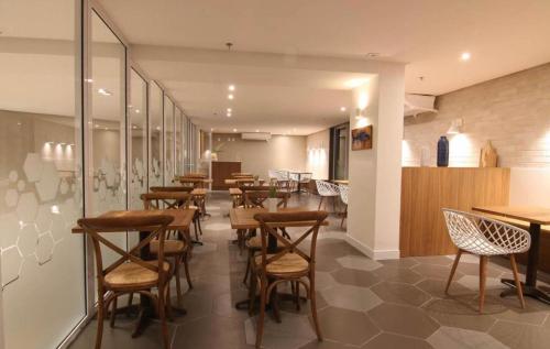 Hotel em CABO FRIO Cond Royale - Av Assunção 239 Bairro Passagem ap 305 (Hotel em CABO FRIO Cond Royale - Av Assuncao 239 Bairro Passagem ap 305) in Jacare Hotel em CABO FRIO Cond Royale - Av Assunção 239 Bairro Passagem ap 305 (Hotel em CABO FRIO Cond Royale - Av Assuncao 239 Bairro Passagem ap 305) in Jacare